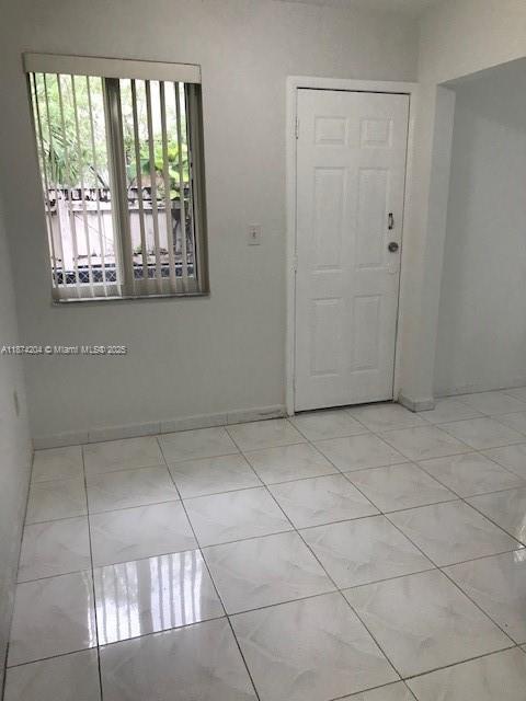 Foto del edificio - 3639 SW 12th St