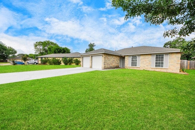 Building Photo - 7410 La Pl Dr