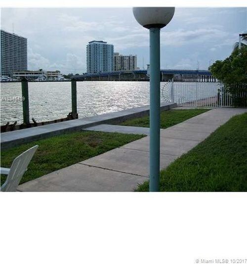 Primary Photo - 1980 Bay Dr