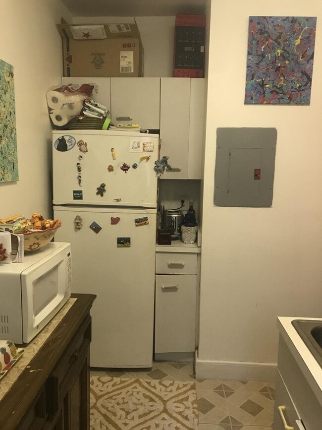 Building Photo - BRIGHTON STUDIO WITH DISHWASHER FOR UNDER ...