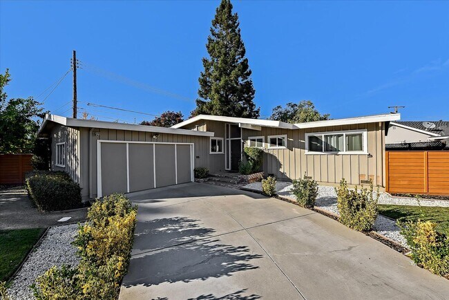 Foto del edificio - MID-CENTURY MODERN ON WILLOW GLEN BORDER -  SPACIOUS LOT