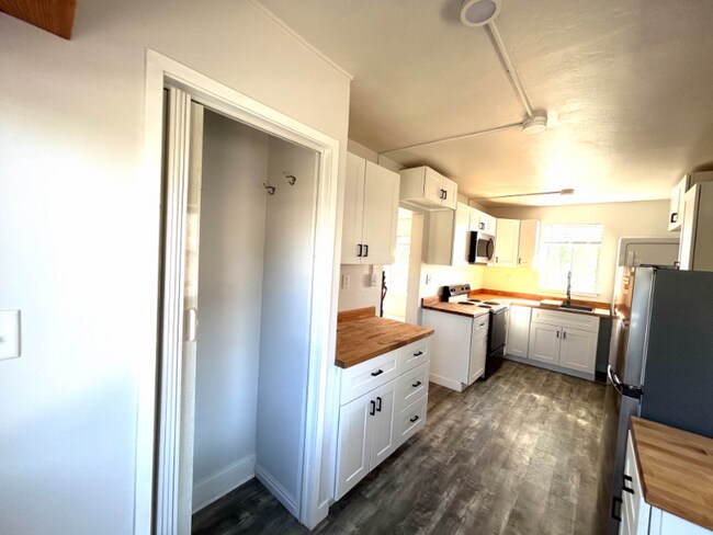Building Photo - 326 E 300 N