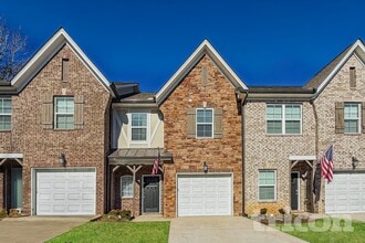 Building Photo - 206 Ashmere Ct