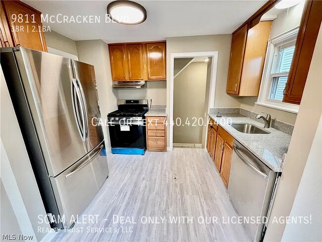 Foto del edificio - 9811 McCracken Rd