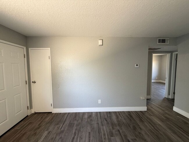 Building Photo - 725 Lambert Way