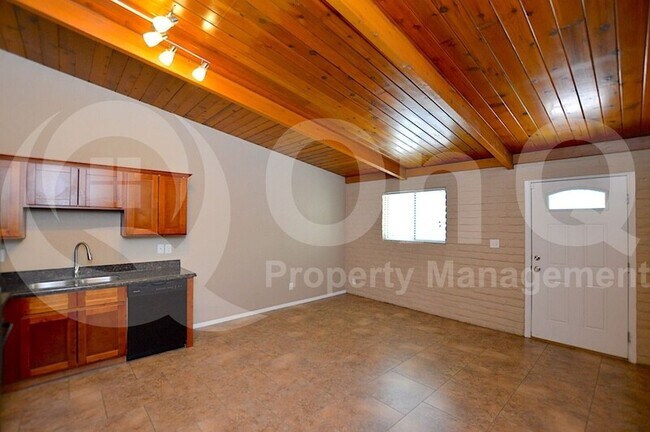 Building Photo - 7218 E Belleview St