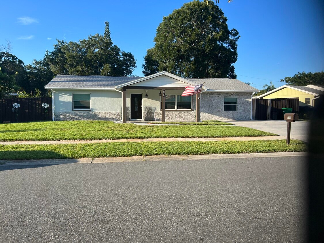 Primary Photo - 204 Haven Dr