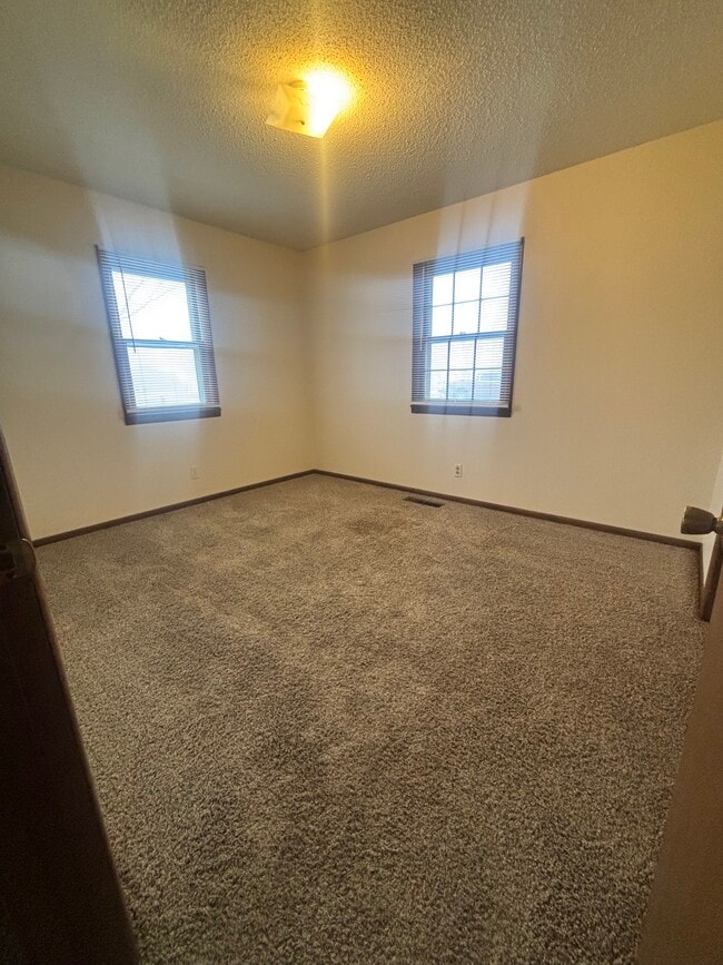 Foto del edificio - 316 E 2nd St