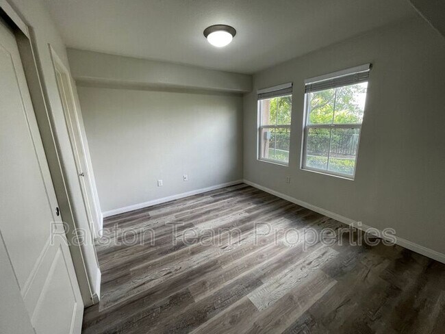 Building Photo - 1644 Burr Oak Pl