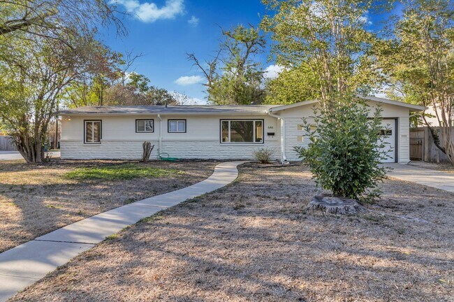 Building Photo - 3 Bedroom in Terrell Heights