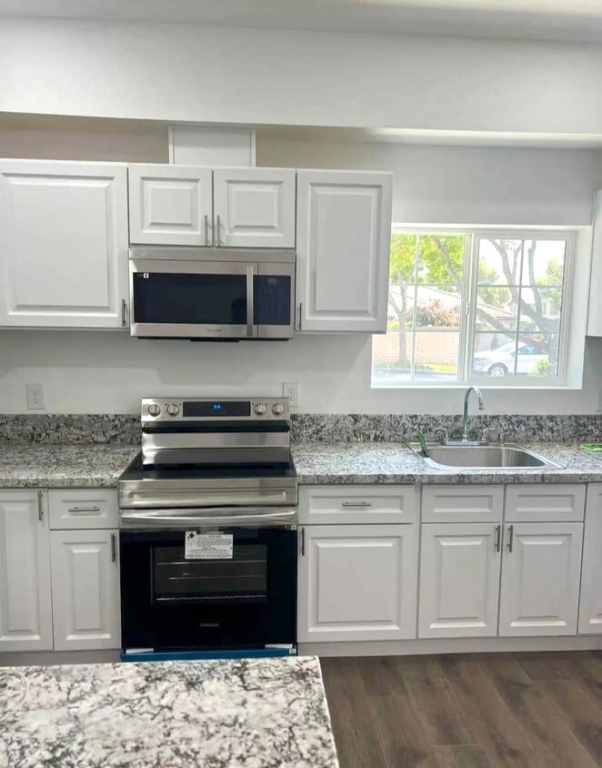 Primary Photo - 6288 Susana St