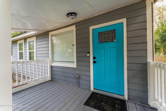 Building Photo - 1905 Niblick Dr