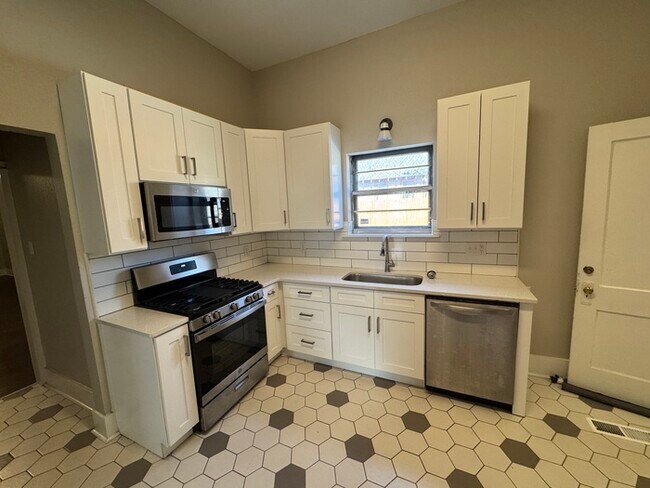 Foto del edificio - Totally updated 2 Bedroom 1 1/2 Bathroom Home Near UAMS