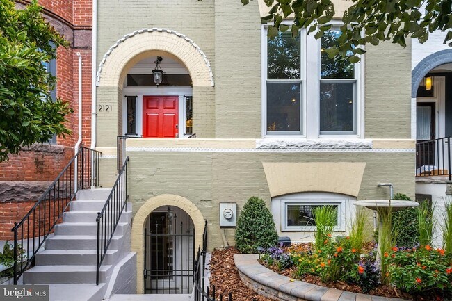 Foto del edificio - 2121 R St NW