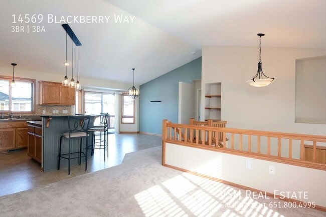 Building Photo - Available May 1st - Won't Last, 3 Bed 2.5 ...
