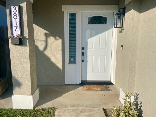 Building Photo - 3817 Antelope Creek Dr