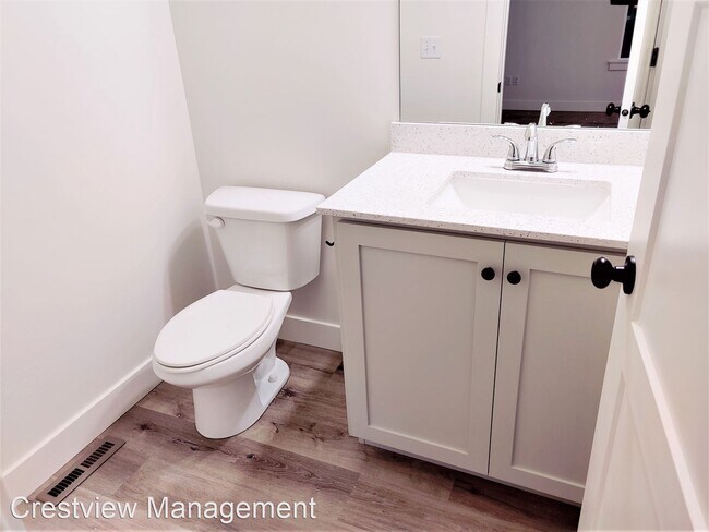 Building Photo - 4 br, 3.5 bath House - 621 E 360 S