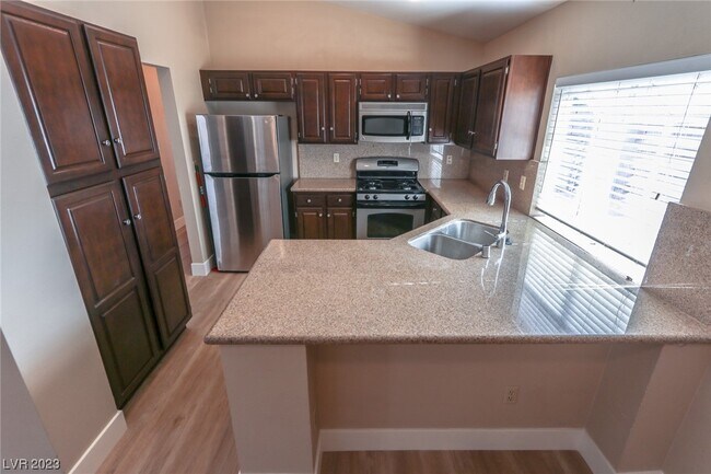 Building Photo - 257 Grand Teton Dr
