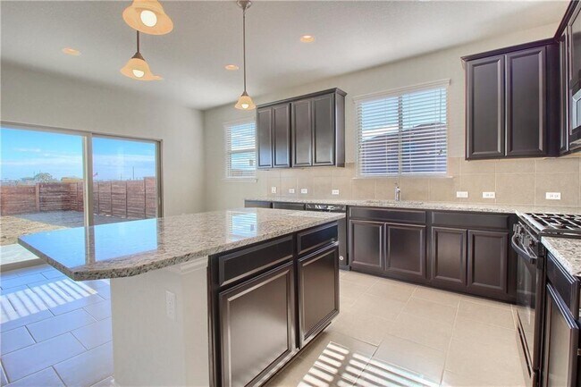 Building Photo - 13909 Osmarea Dr