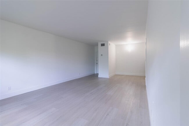 Foto del edificio - 2424 SE 17th St