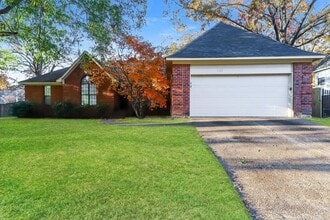 Building Photo - 4462 Garrison Ave