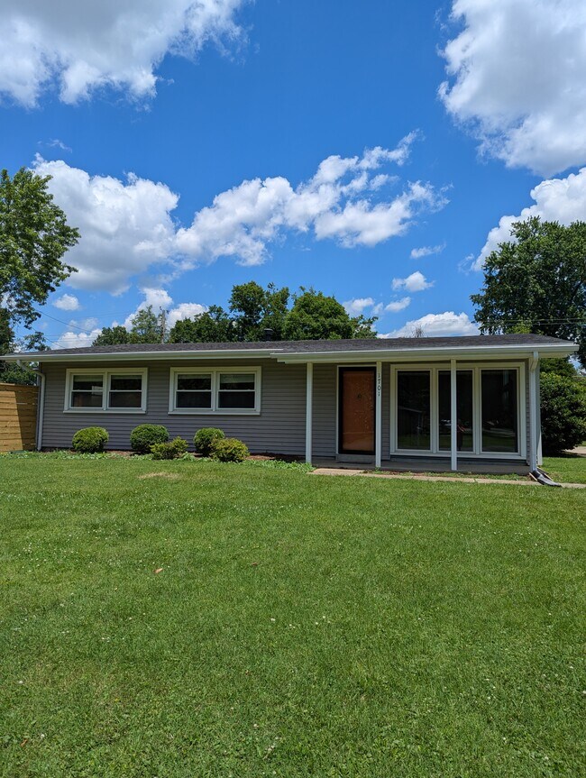Foto del edificio - 1701 Brentmoor Ln