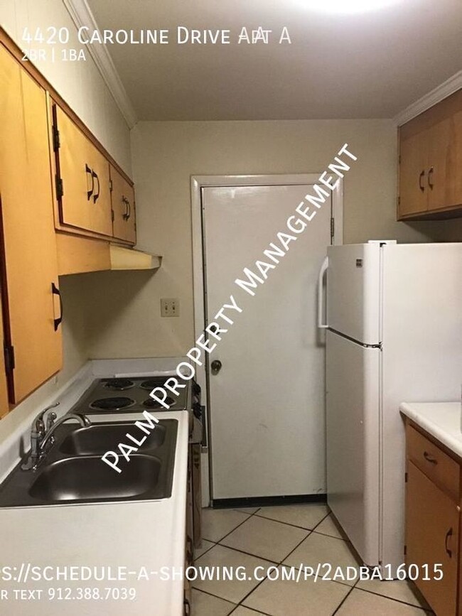 Building Photo - 4420 Caroline Dr