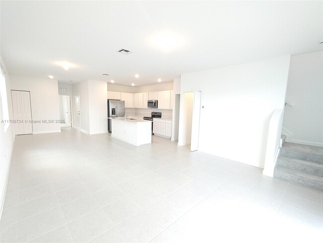 Building Photo - 522 Rivergrass St