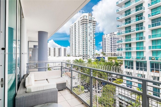 Building Photo - 350 NE 24th St