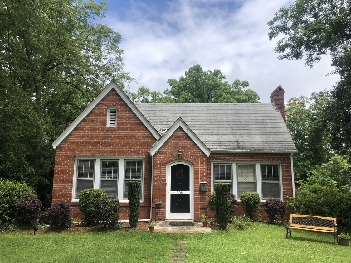 Primary Photo - 305 E Cherokee St