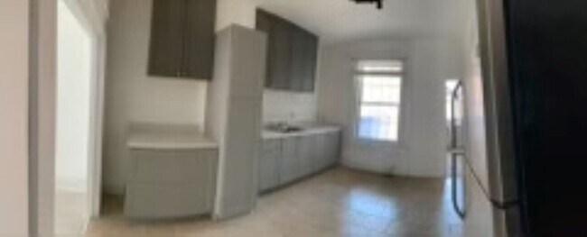 Foto del edificio - Two and a Den