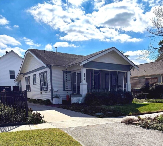 Foto del edificio - 618 E 16th St