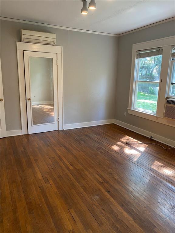 Building Photo - 3013 Harris Park Ave