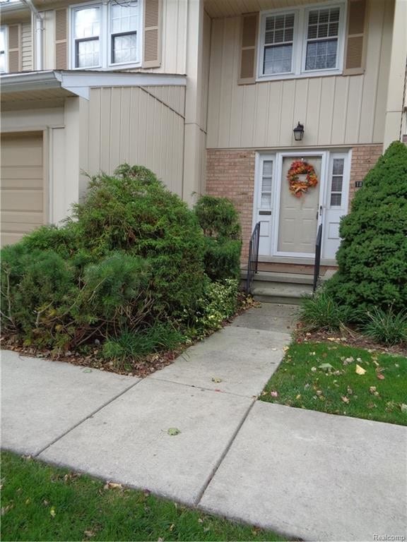 Building Photo - 1848 Brentwood Dr