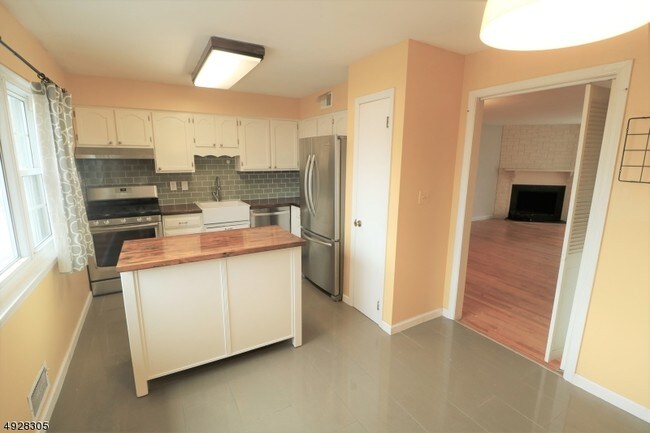 Foto del edificio - 575 Grove St