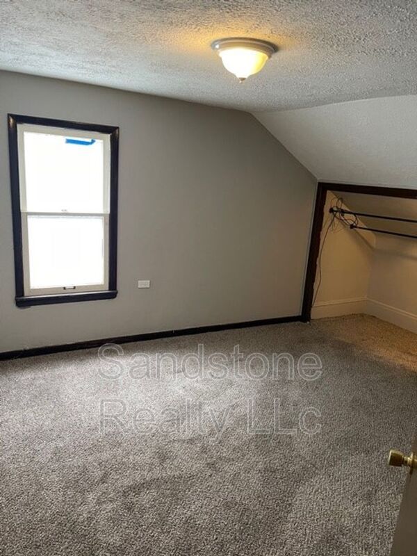 Foto del edificio - 3102 Searsdale Ave