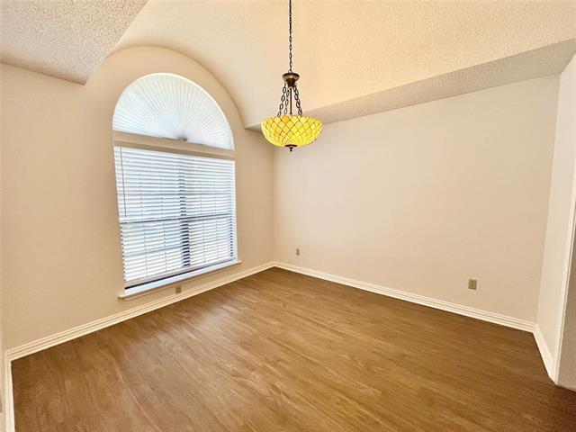 Foto del edificio - 6105 Paradise Dr