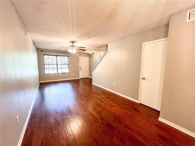 Foto del edificio - 953 Dickenson Ave