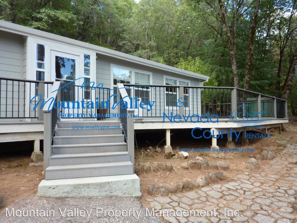 Foto principal - 14325-14327 N Bloomfield Rd