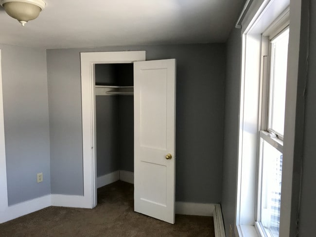 Building Photo - 53 Hodgdon