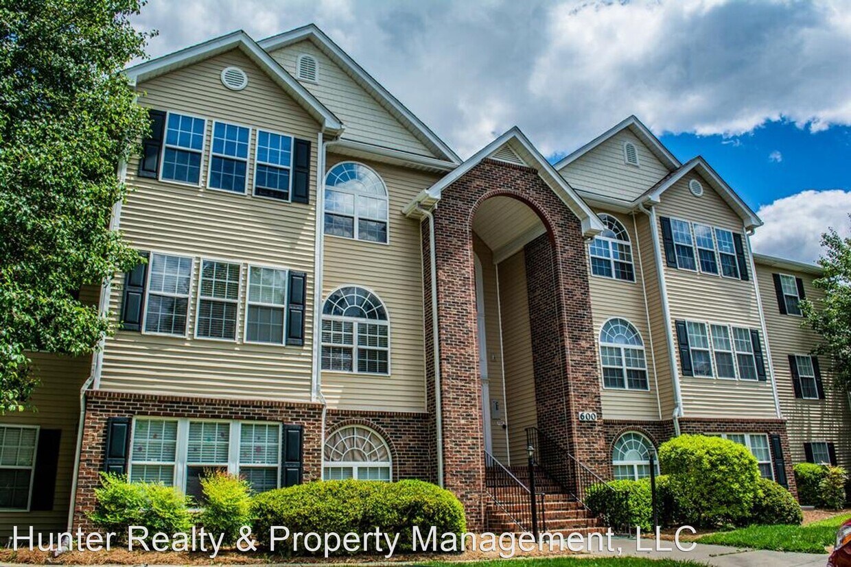 Primary Photo - 2 br, 2 bath House - 624 Ivy Glen Drive