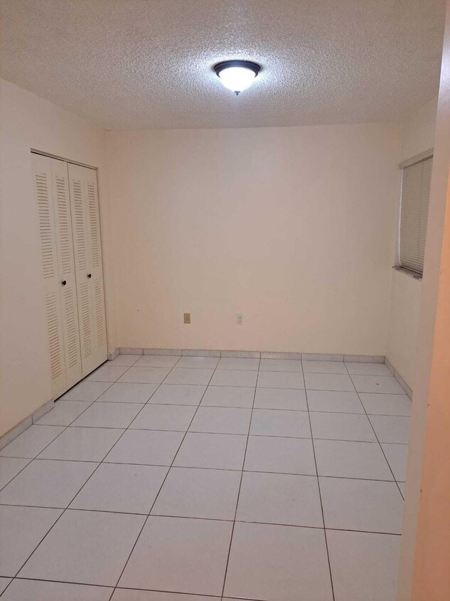 Foto del edificio - 6801 Harding Ave