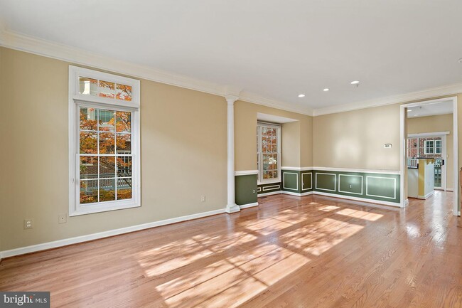 Building Photo - 8818 Hunting Lodge Ct