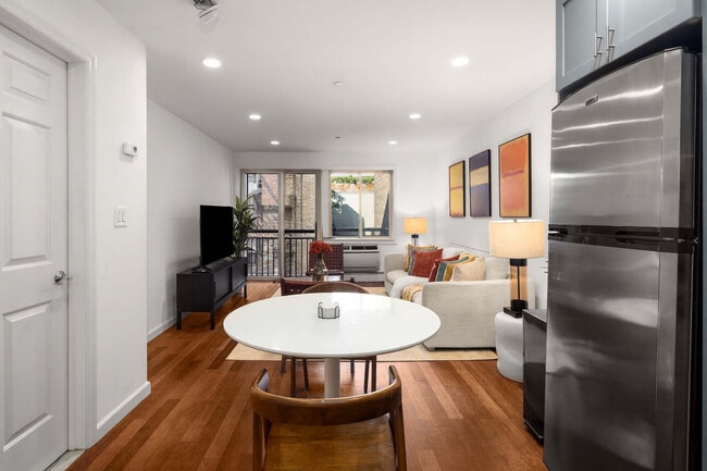 Building Photo - 15 St Marks Pl