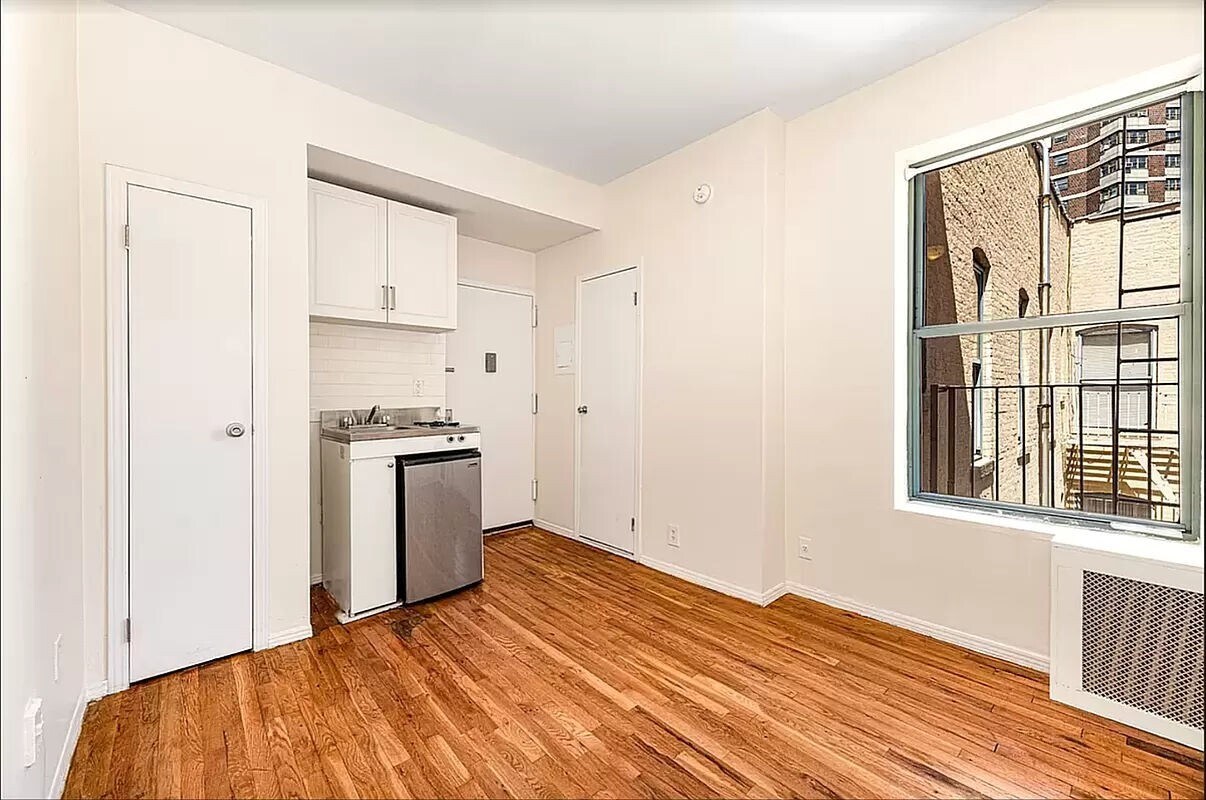Foto del edificio - 248 West 64th Street