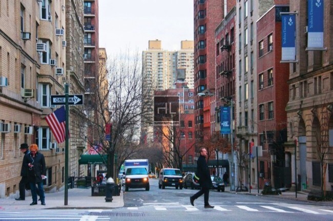 Building Photo - 160 E 55th St
