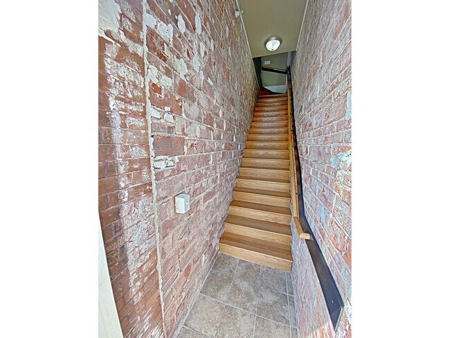 Foto del edificio - 1626 Cuming St