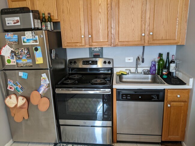 Foto del edificio - 3410 N Lake Shore Dr
