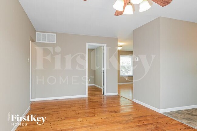 Building Photo - 2585 Teakwood Manor Dr