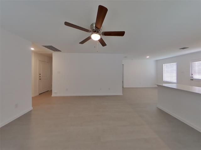 Foto del edificio - 806 Ginkgo Wy